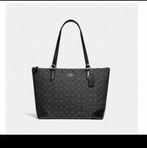 Coach Jacquard zip top signature tote